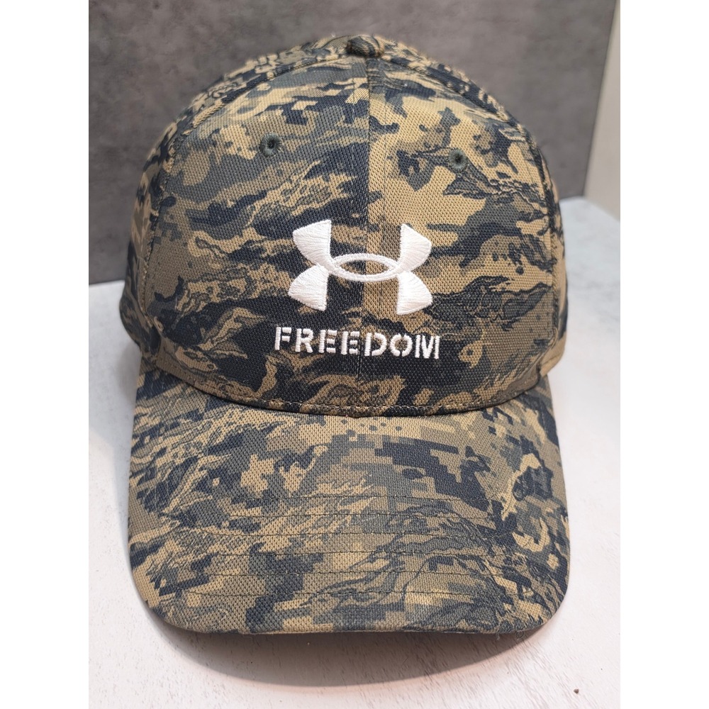 Under Armour Freedom Blitzing Camo Stretch Fit Hat Mens L/XL Digital Camouflage